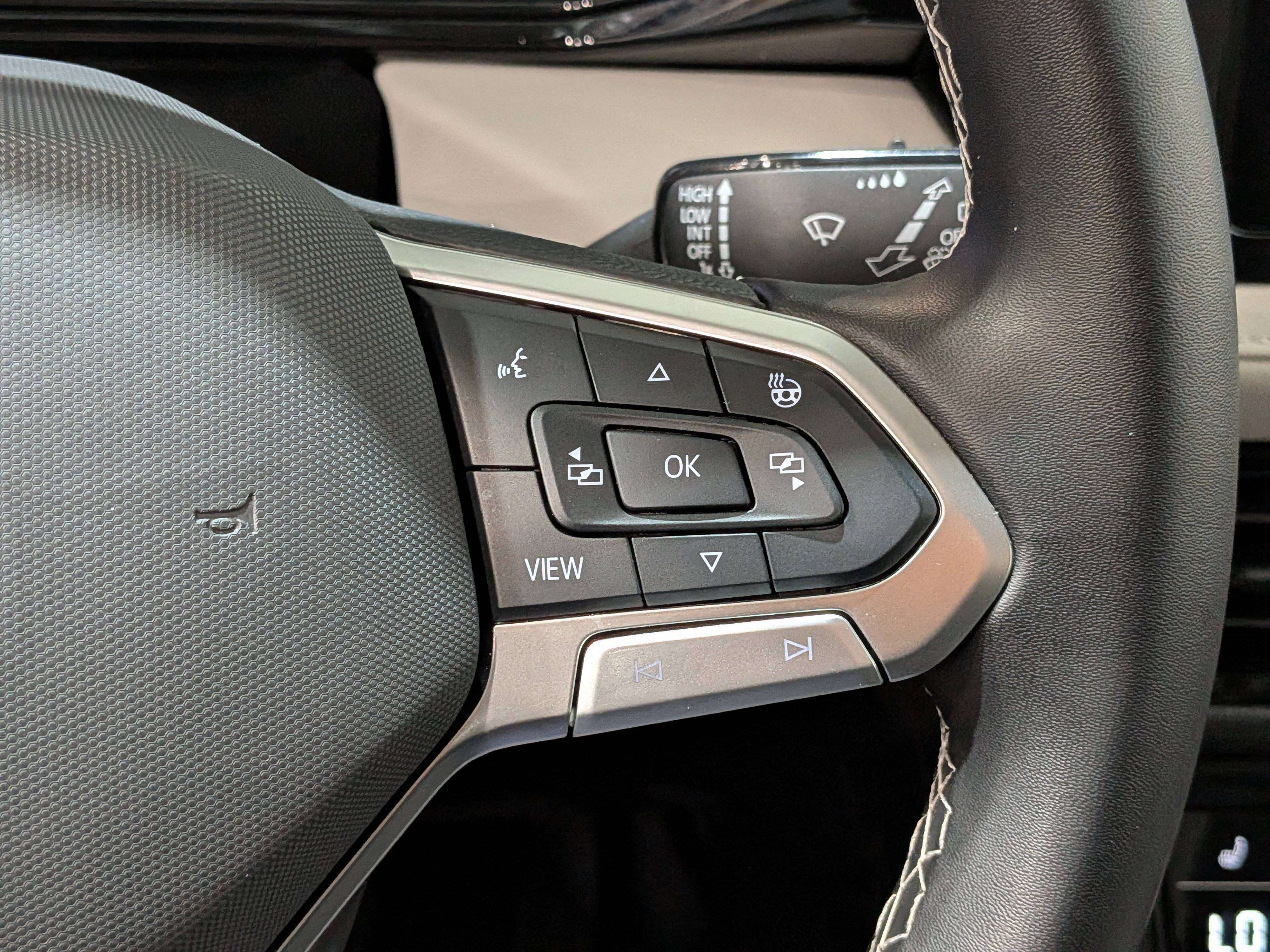 Volkswagen Taos 2025