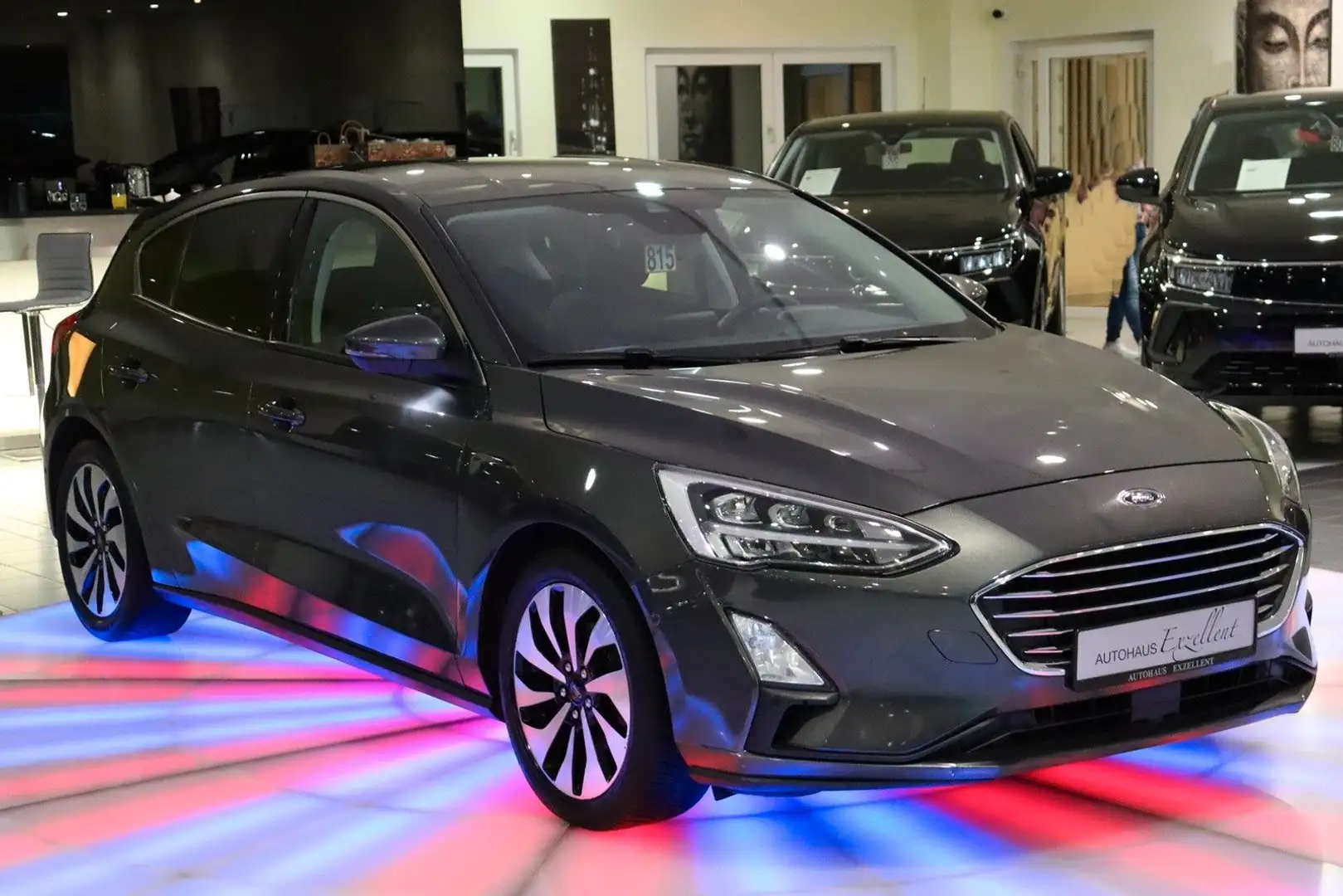 Ford Focus Lim. Titanium *LED*PDC*NAVI*SHZ*ALU*MFL*BC Grau - 2