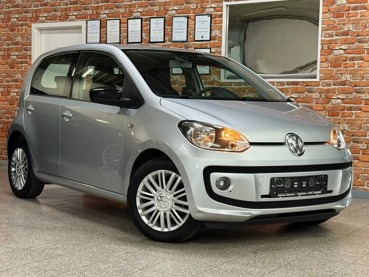 Volkswagen up! cup up!-Navi-PDC-Tempomat-Alu-SHZ Silber - 1