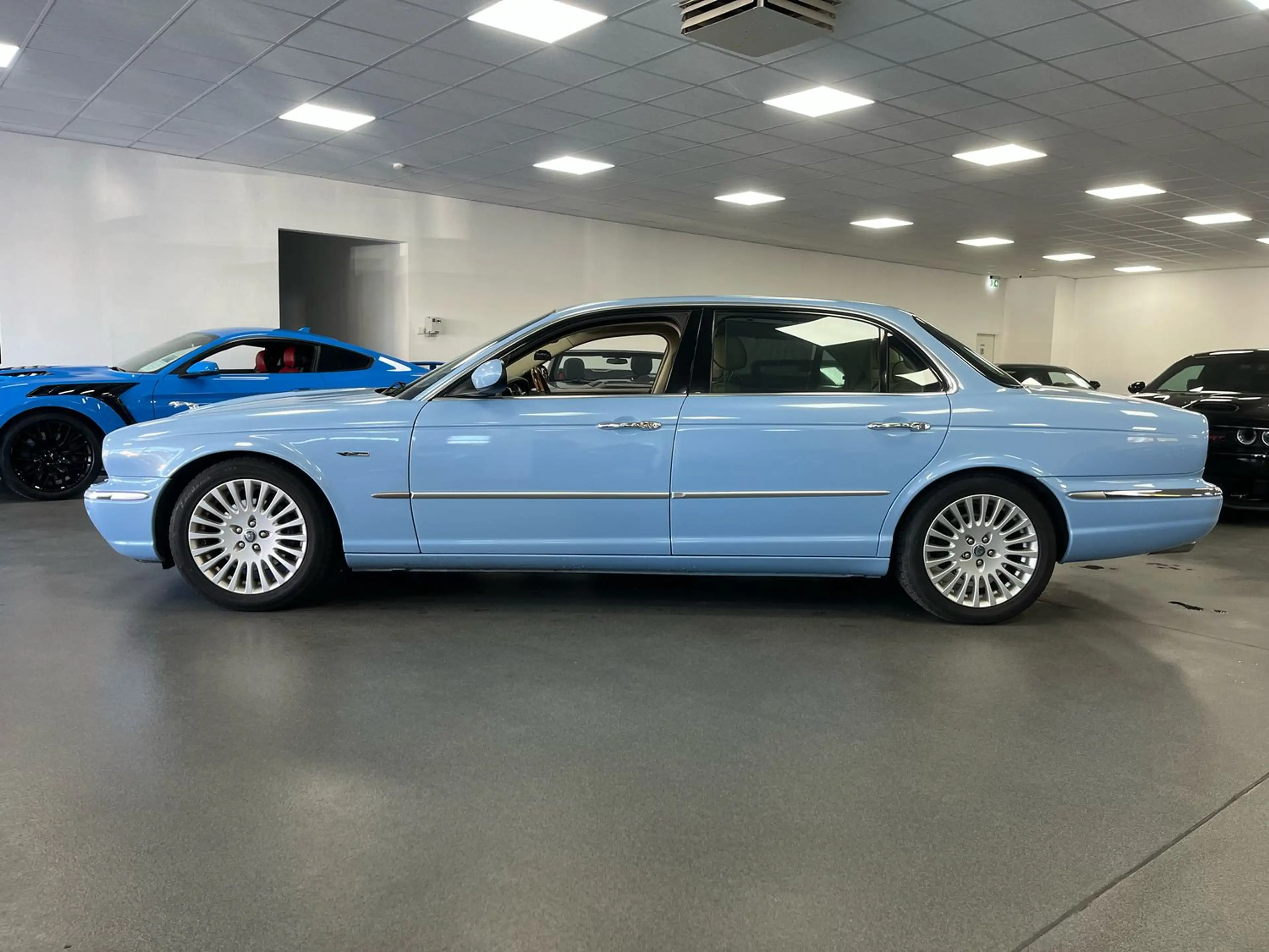 Jaguar XJ 4.2l Long Version/Einzelstück/Sonderlackierung — photo 6