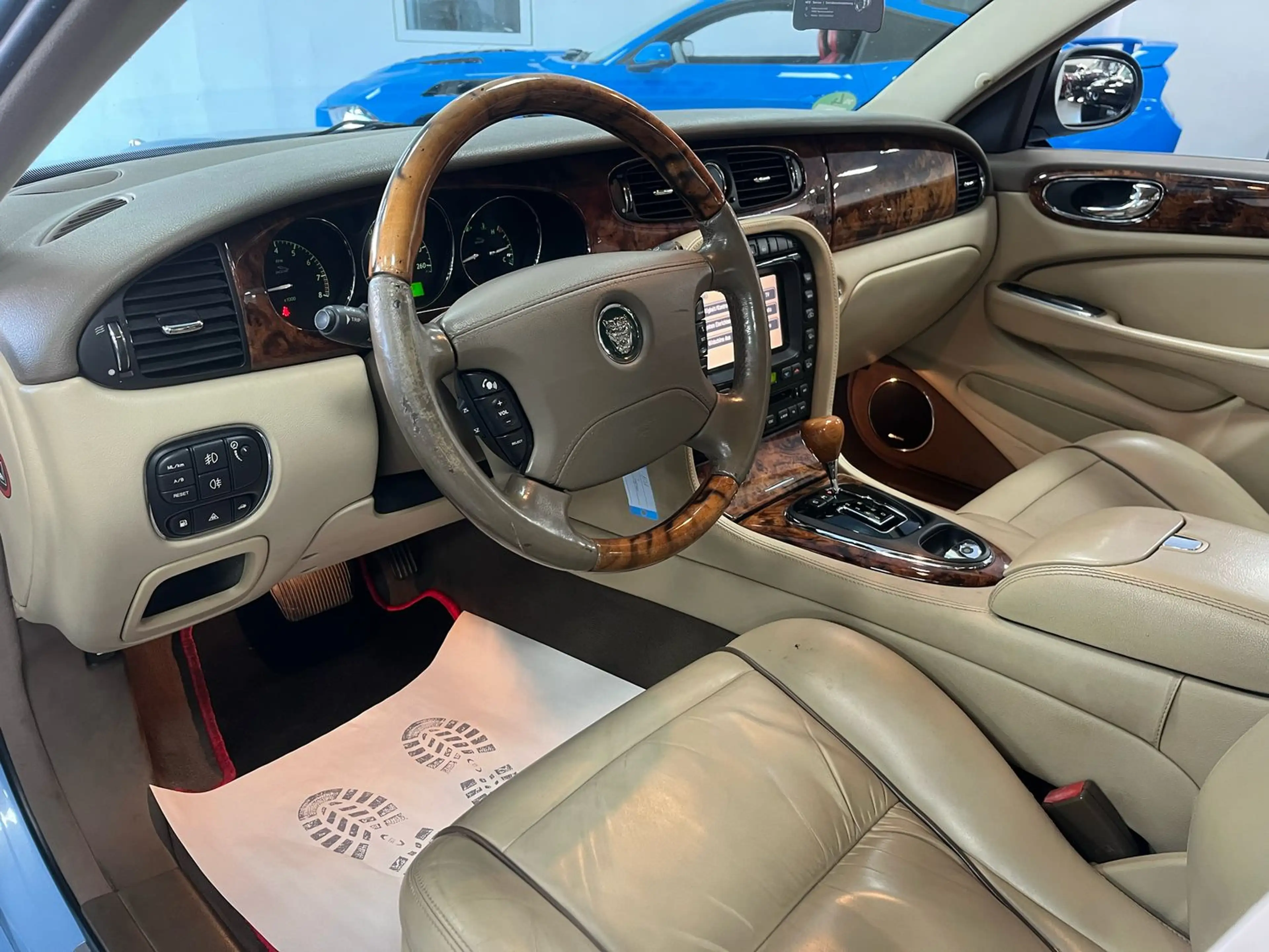Jaguar XJ 4.2l Long Version/Einzelstück/Sonderlackierung — photo 12