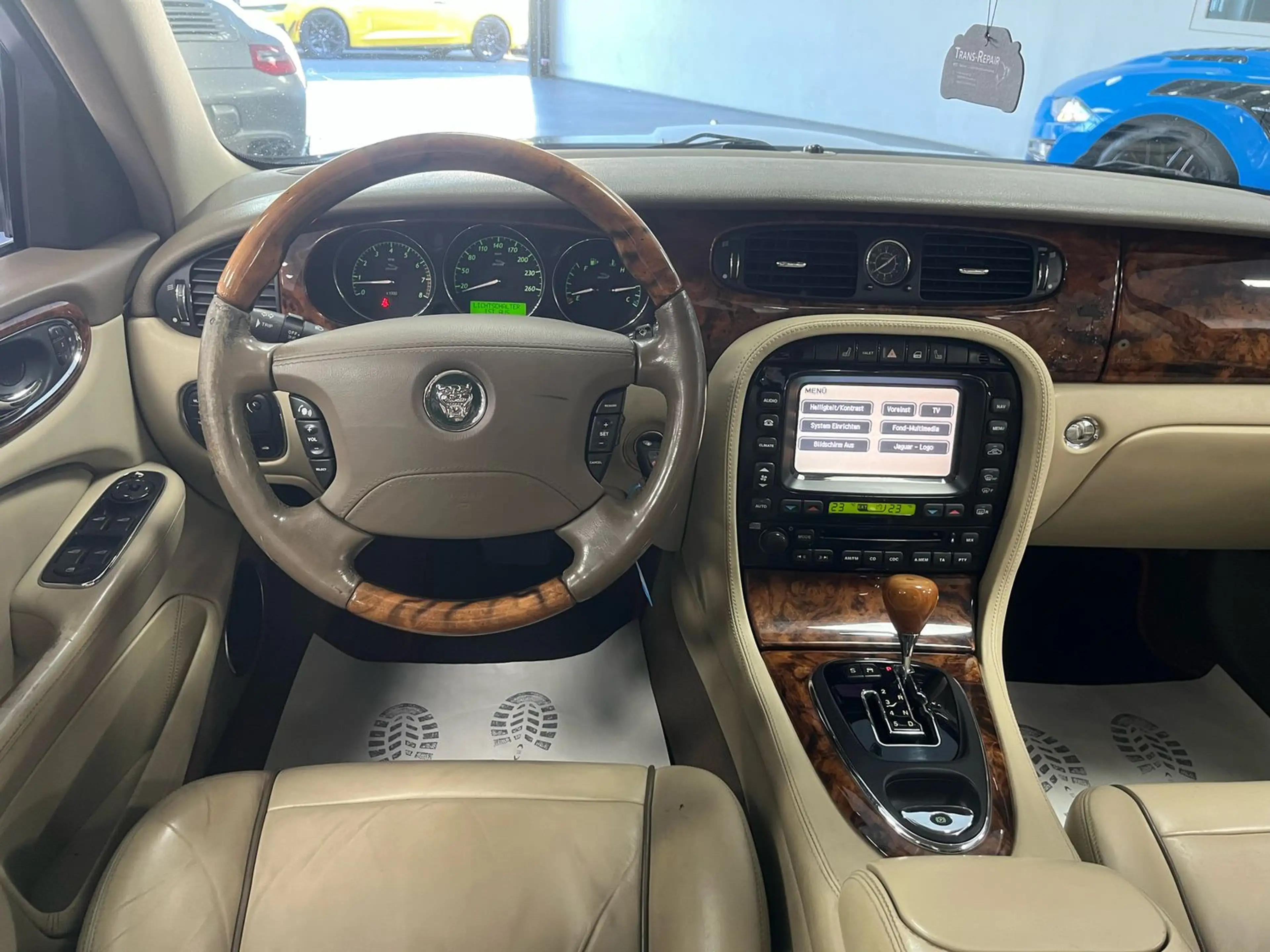 Jaguar XJ 4.2l Long Version/Einzelstück/Sonderlackierung — photo 15
