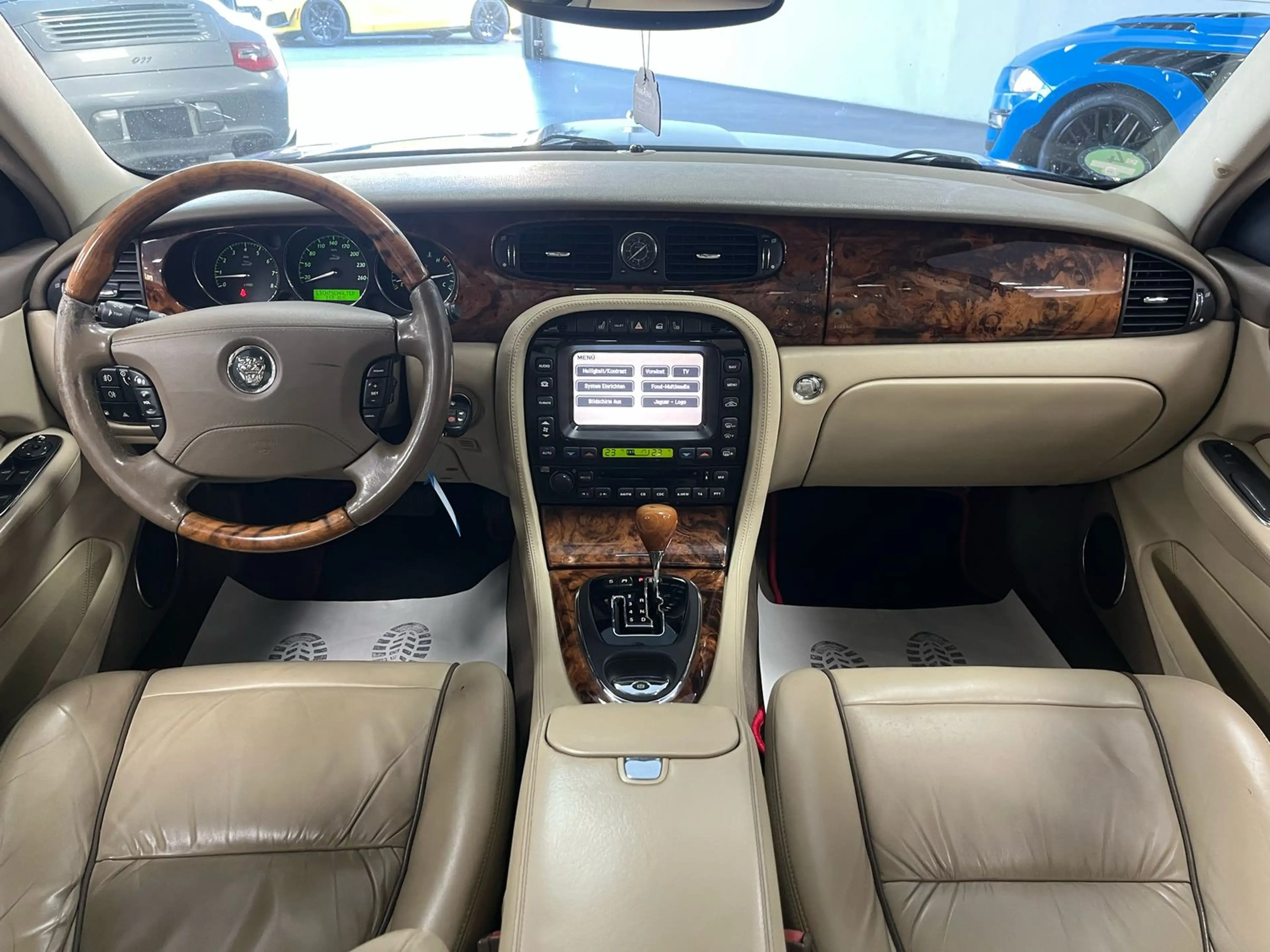 Jaguar XJ 4.2l Long Version/Einzelstück/Sonderlackierung — photo 14