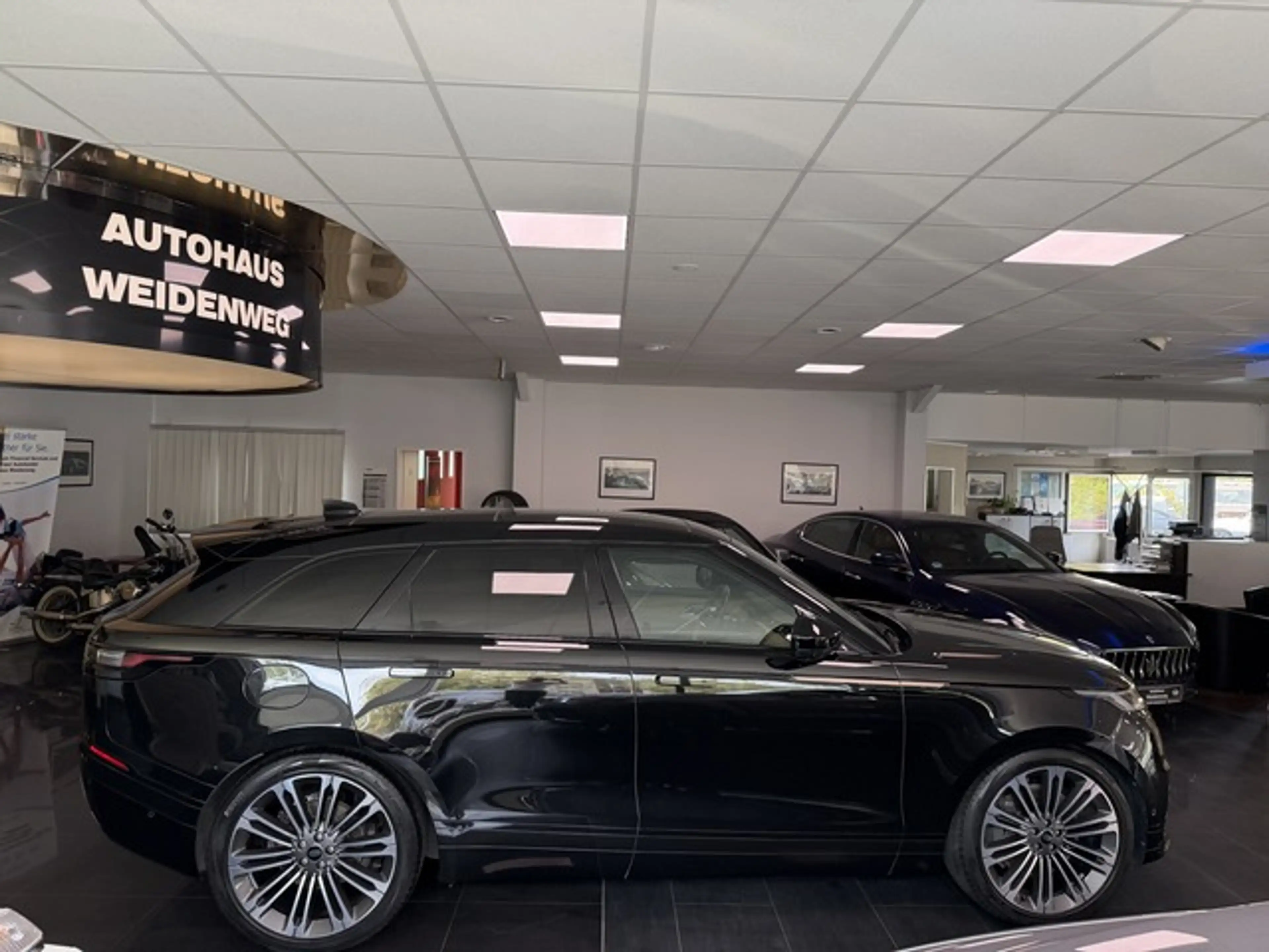 Land Rover Range Rover Velar Dynamic HSE D300 Pano MeridAHK — photo 11