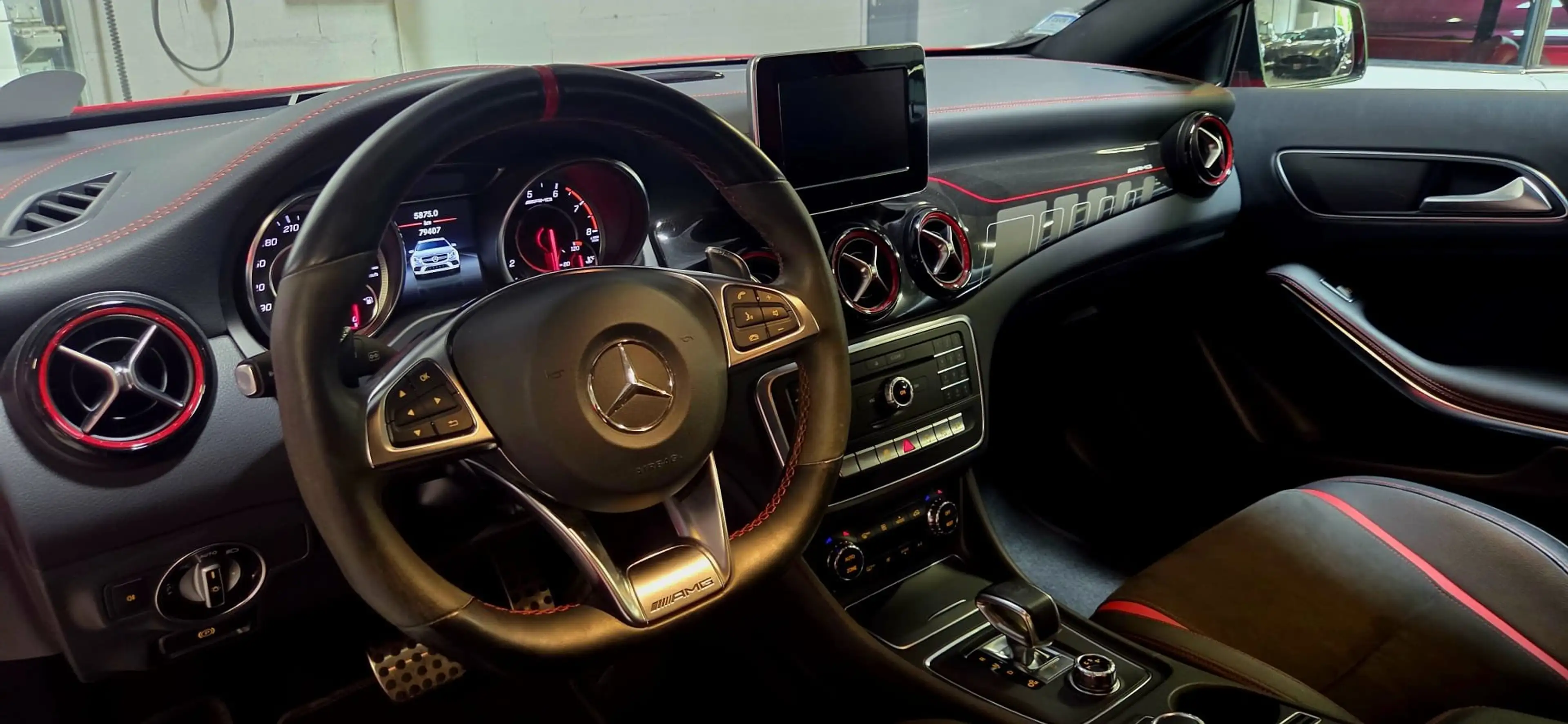 Mercedes-Benz GLA 45 AMG GLA 45 Mercedes-AMG Speedshift DCT AMG 4-Matic — photo 10