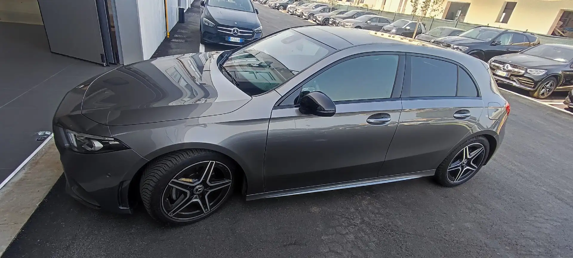 Mercedes-Benz 180 Amg Premium pacchetto night tetto panoramico Gris - 2