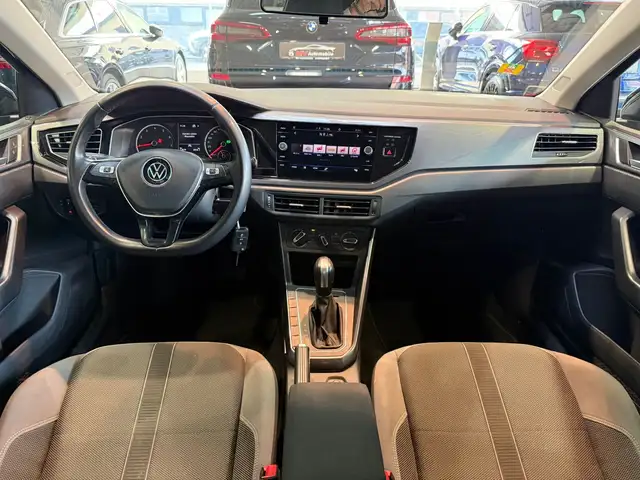 Volkswagen Polo view 11