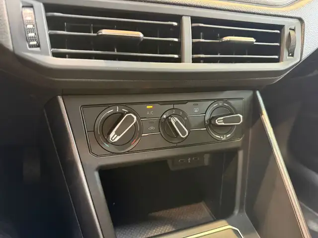 Volkswagen Polo view 16