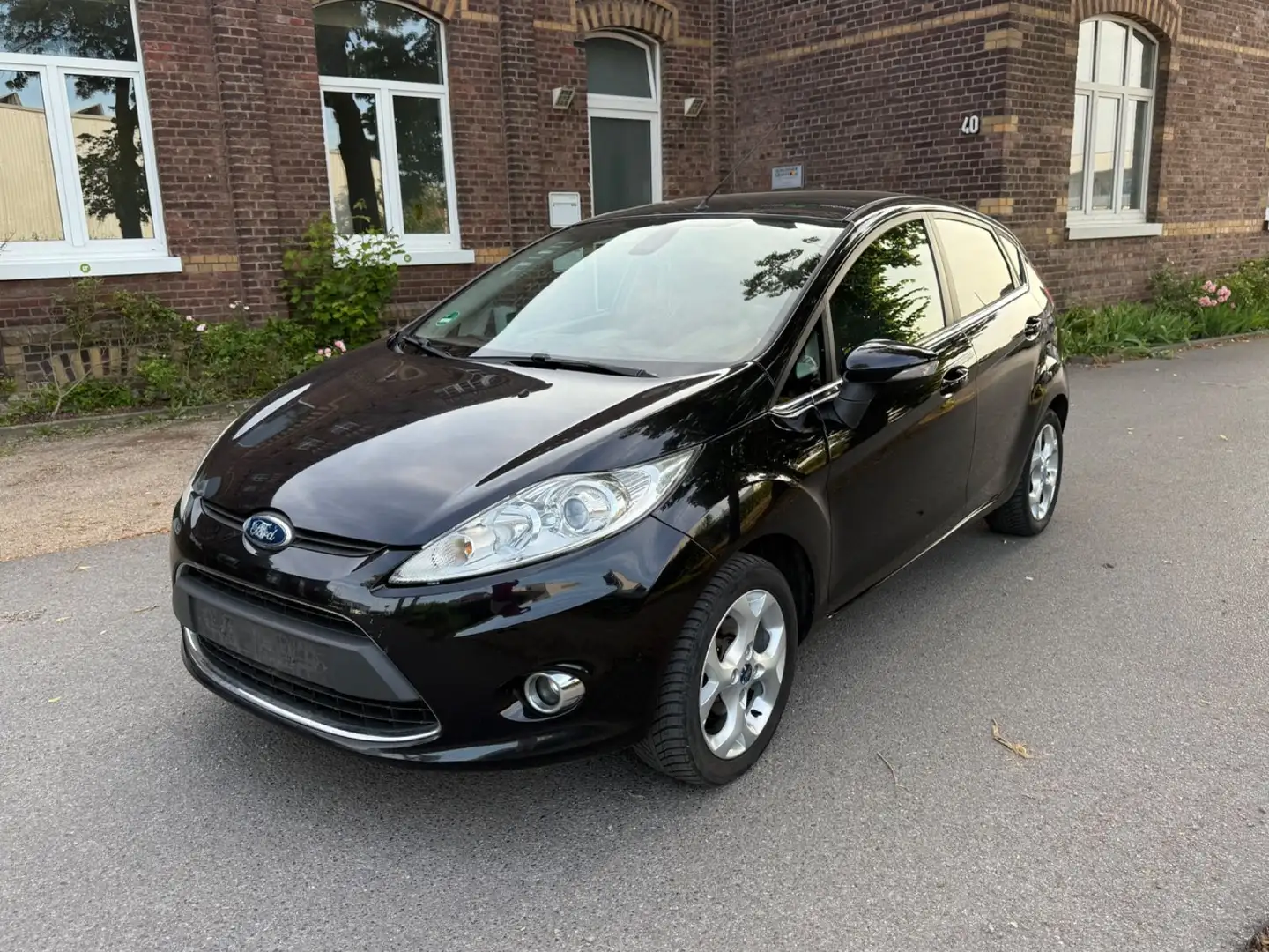 Ford Fiesta 1,4 Ghia/TÜV Neue Zwart - 2