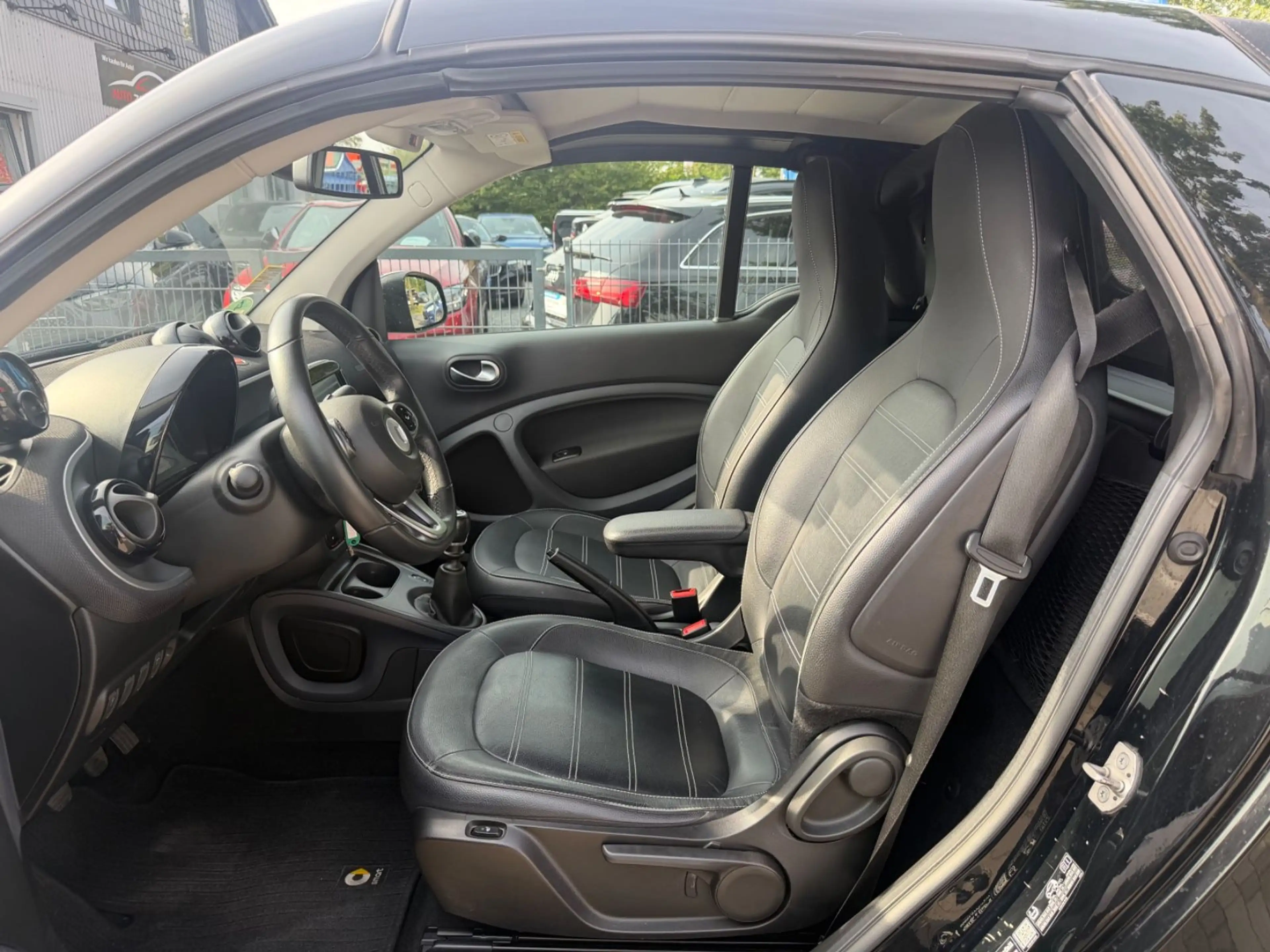 smart forTwo cabrio Prime Kamera Leder Klimaauto Temp — photo 9