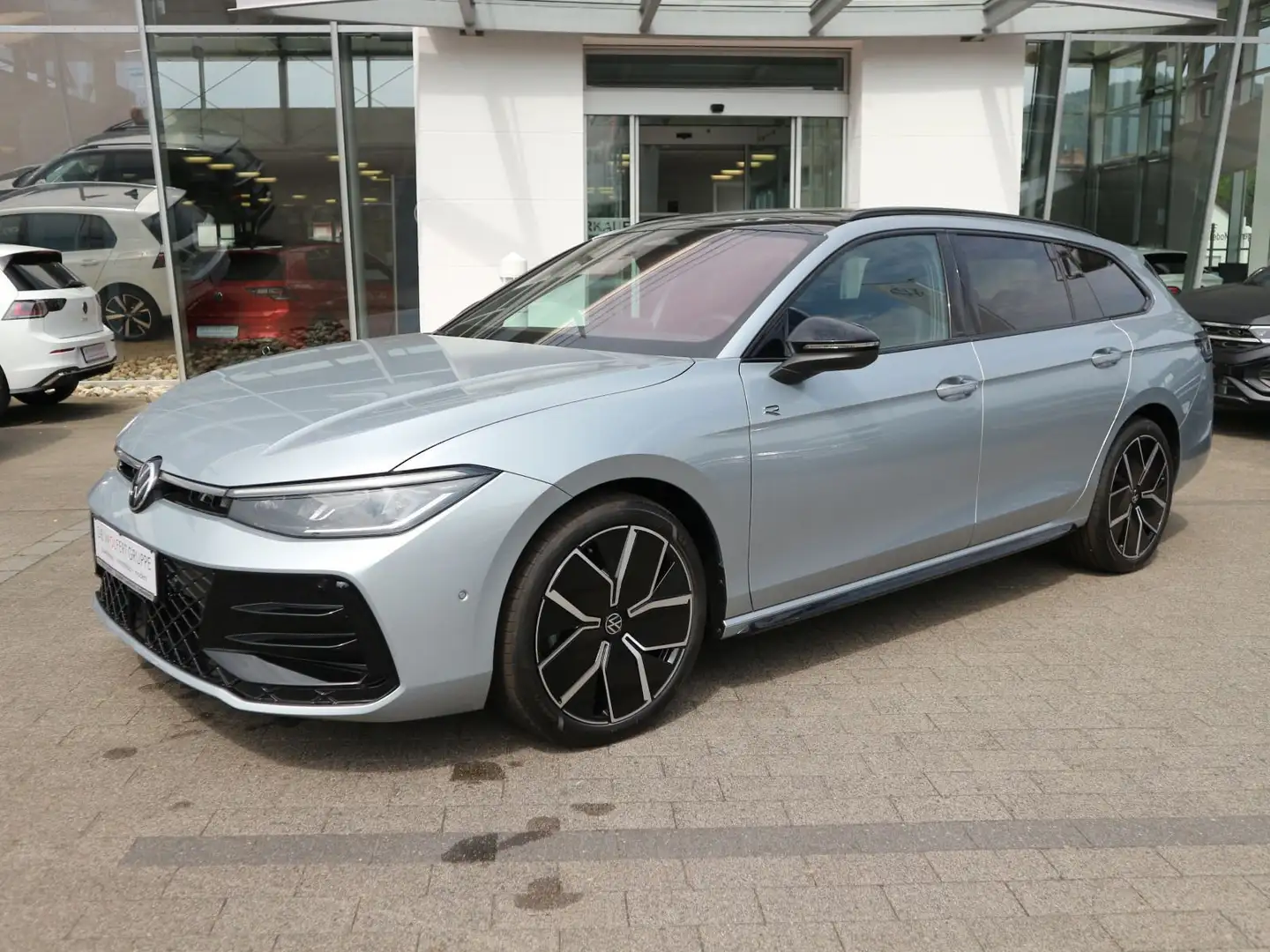 Volkswagen Passat R-Line 2.0 TDI DSG AHK SIGNATURE STHZG Argent - 2