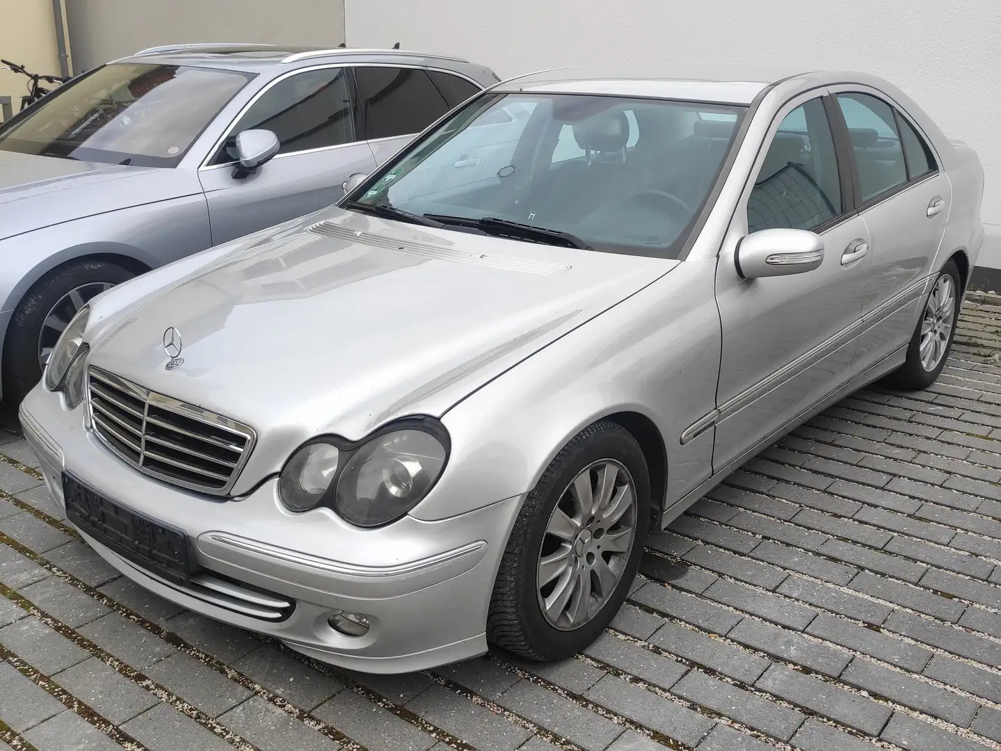 Mercedes-Benz 200 200c Srebrny - 2