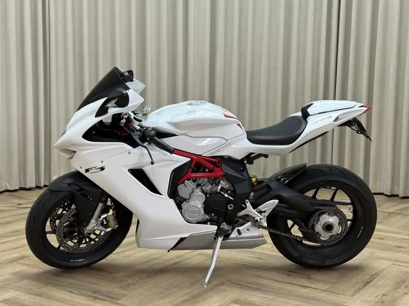 MV Agusta F3 - foto 2