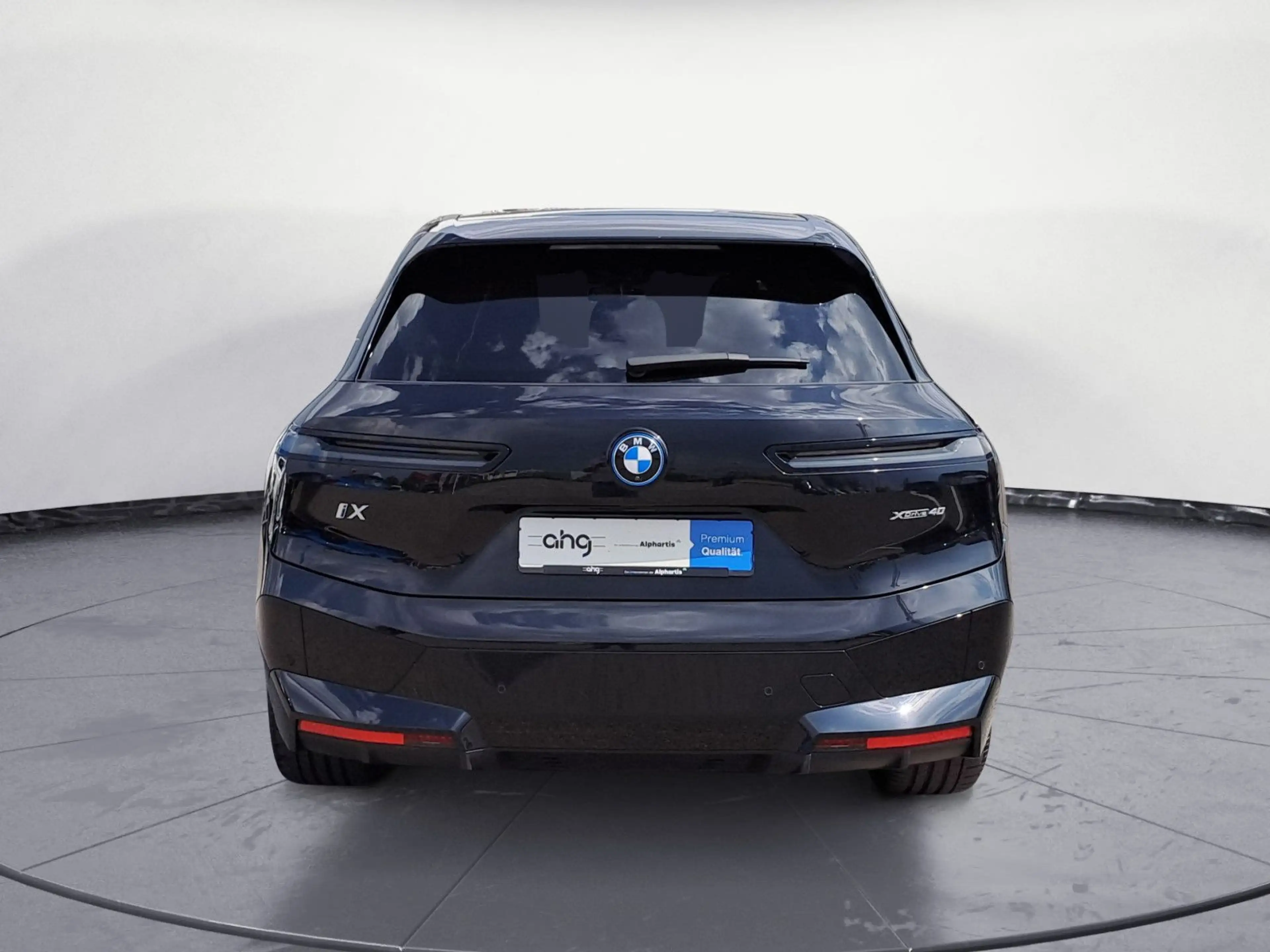 BMW iX xDrive40 Sportpaket Klimaaut. Komfortzugang — photo 6