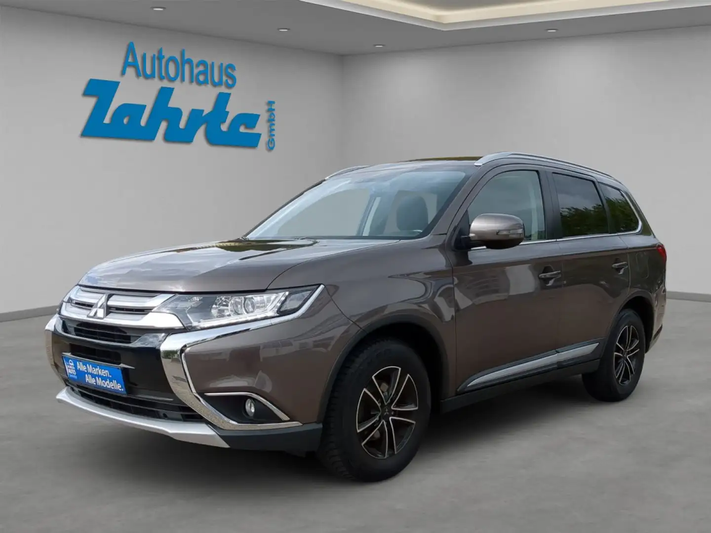 Mitsubishi Outlander Edition 100 2WD Braun - 1