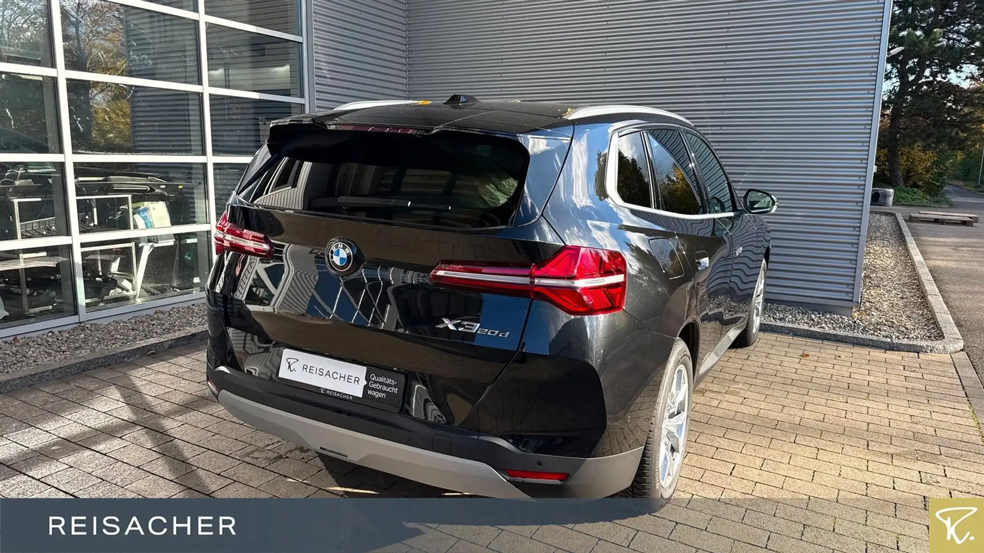 BMW X3 xDrive 20d AHK 360° ACC HUD NAVI 18"LM adLED Schwarz - 2