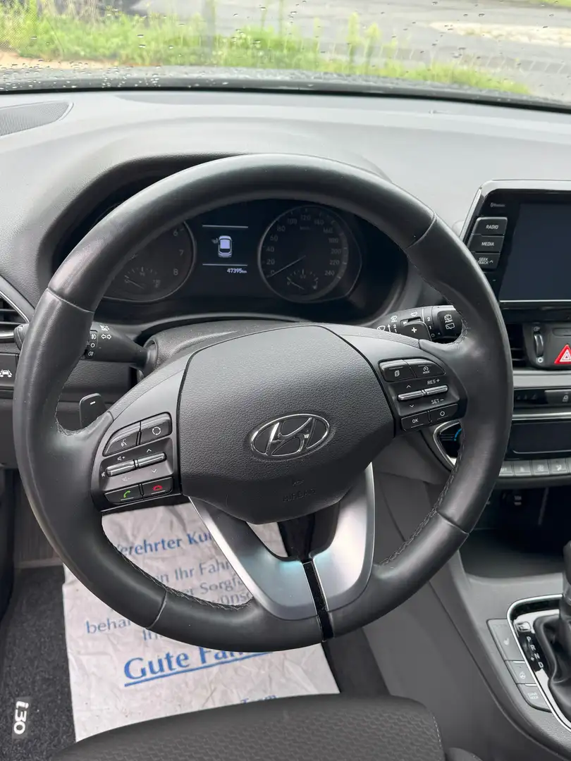 Hyundai i30 Kombi 1.4 T-GDI DCT YES!+ Panoramadach Allwetter Noir - 2