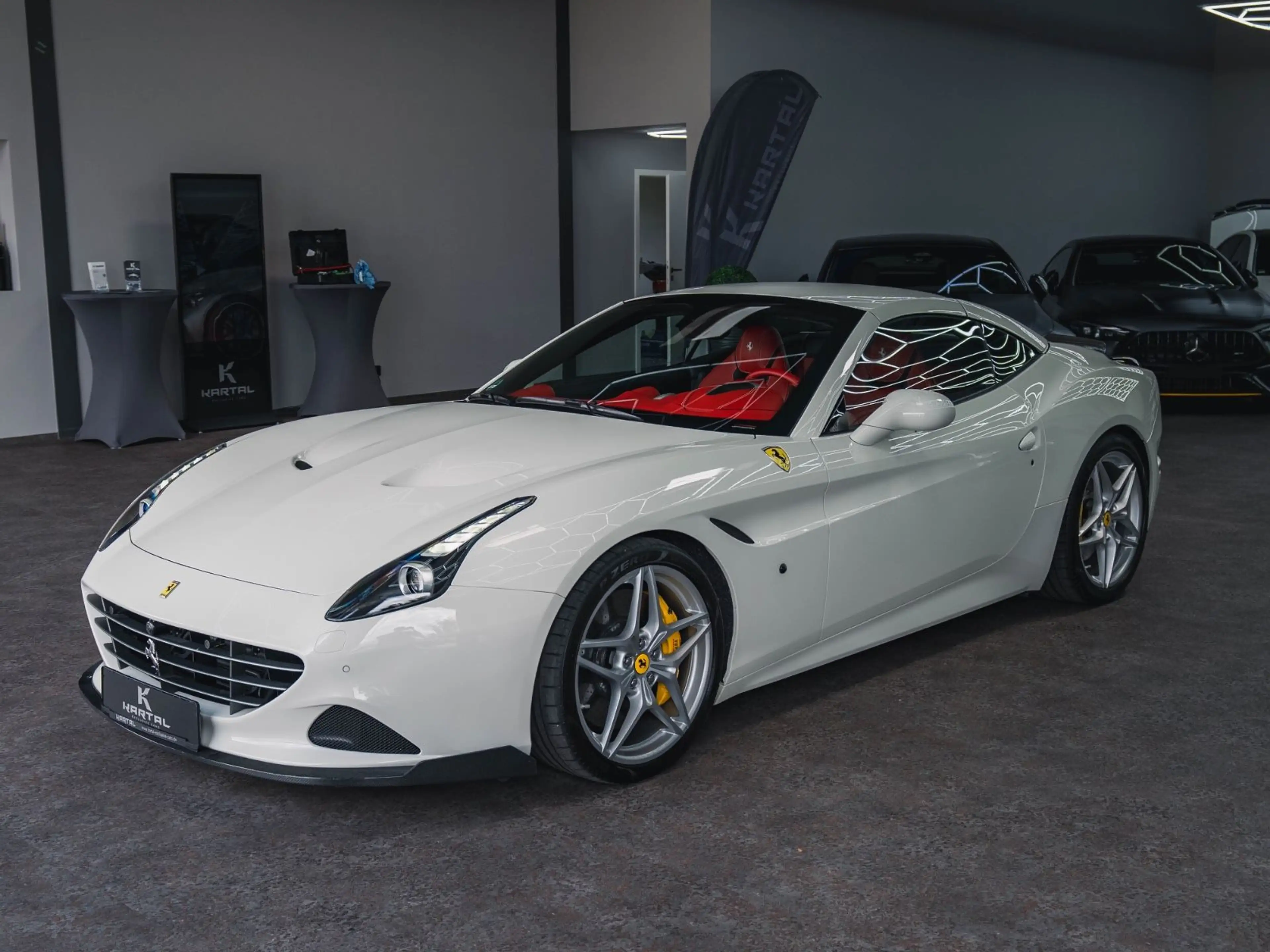 Ferrari California T*Handling Speciale*LED*SCHECKHEFT*
