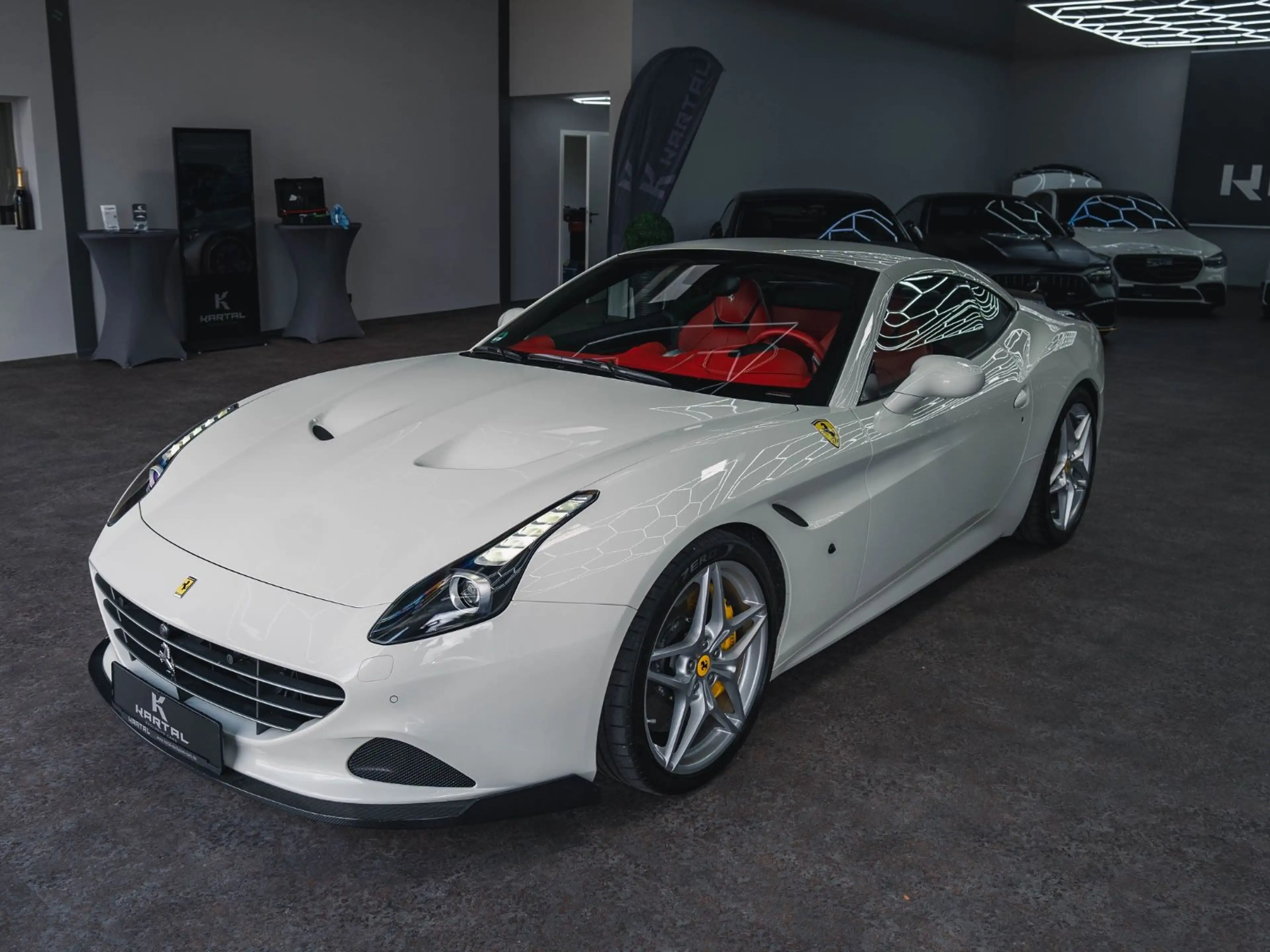 Ferrari California T*Handling Speciale*LED*SCHECKHEFT* — photo 3