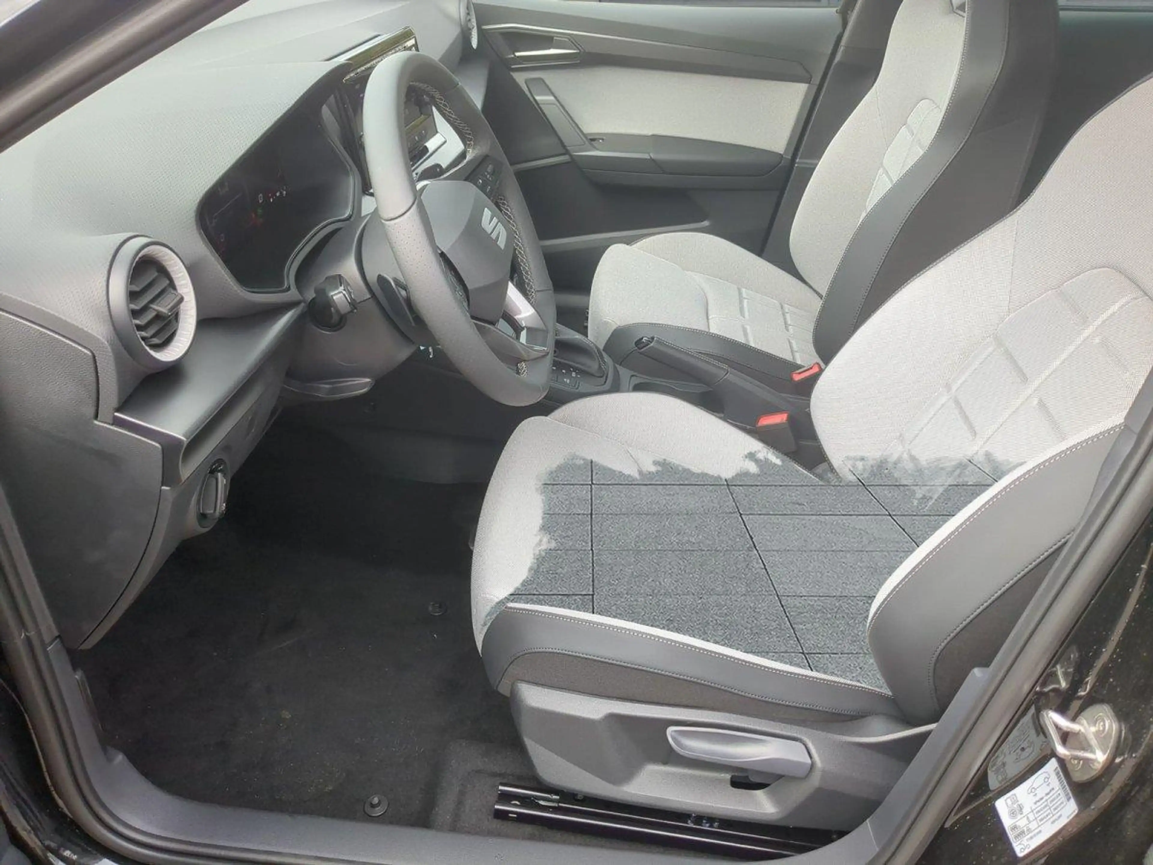 SEAT Arona FR SHZ PDC RFK 1.0 TSI 115 DSG 85 kW (116 PS), ... — photo 4
