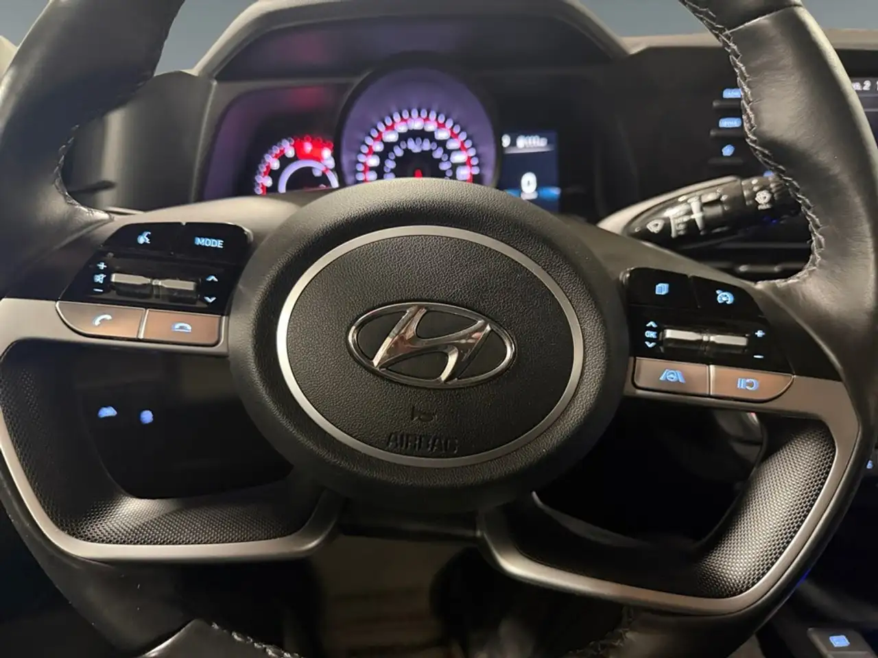 Hyundai ELANTRA снимка Hyundai ELANTRA