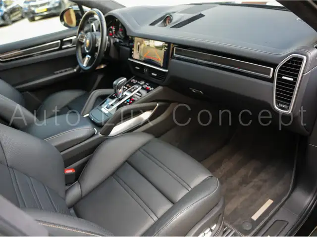Porsche Cayenne view 6