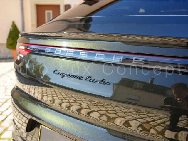 Porsche Cayenne view 10
