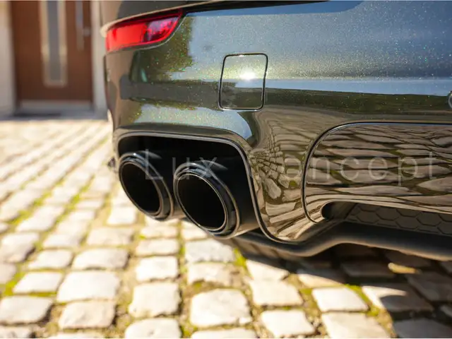 Porsche Cayenne view 9