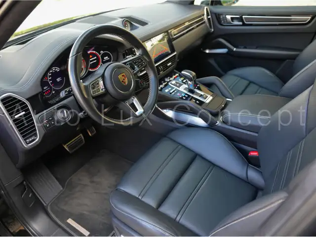 Porsche Cayenne view 5