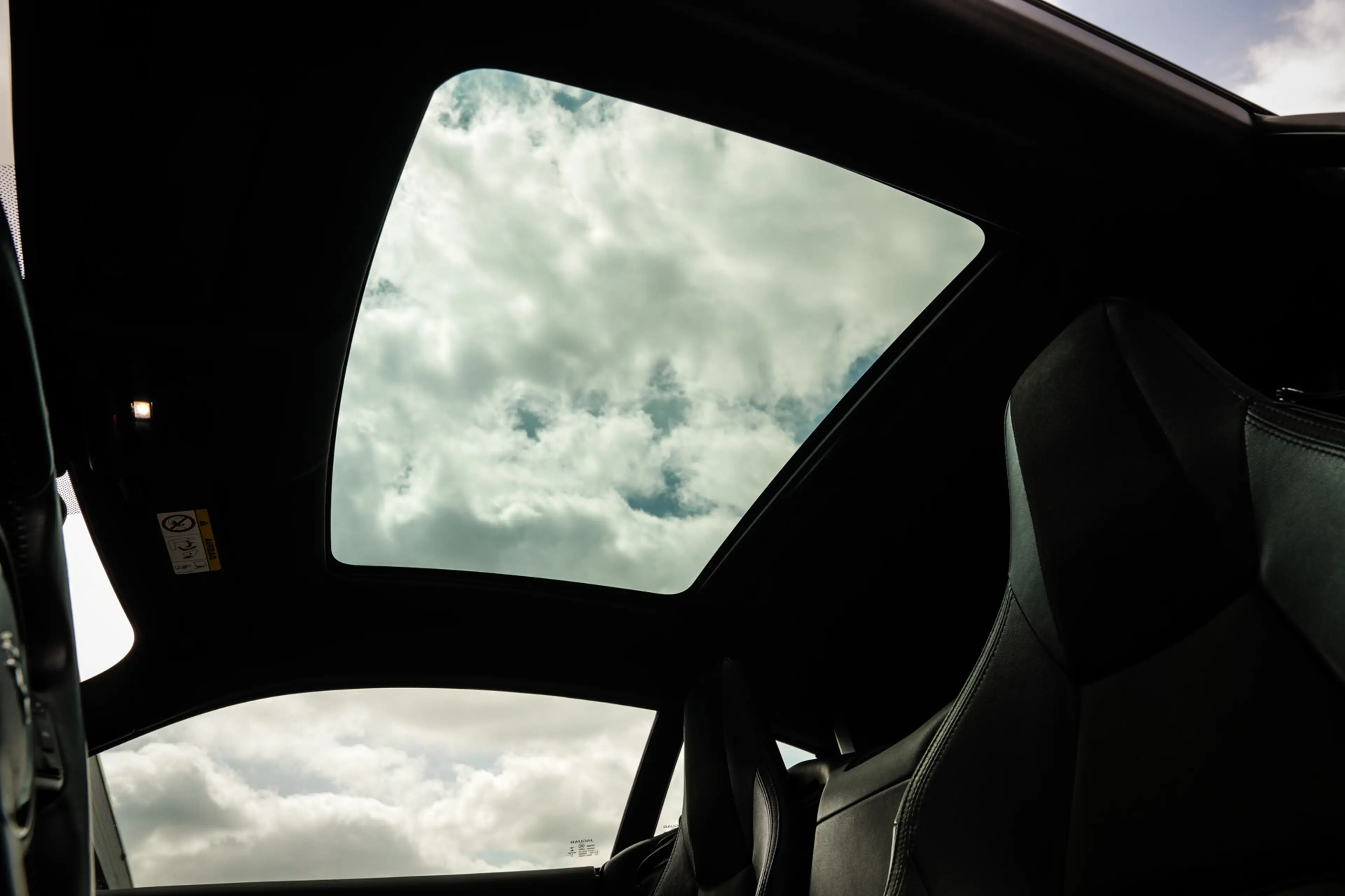 Jaguar F-Type 2.0T P300 R-Dynamic | LED | Panoramadak | Meridian — photo 29