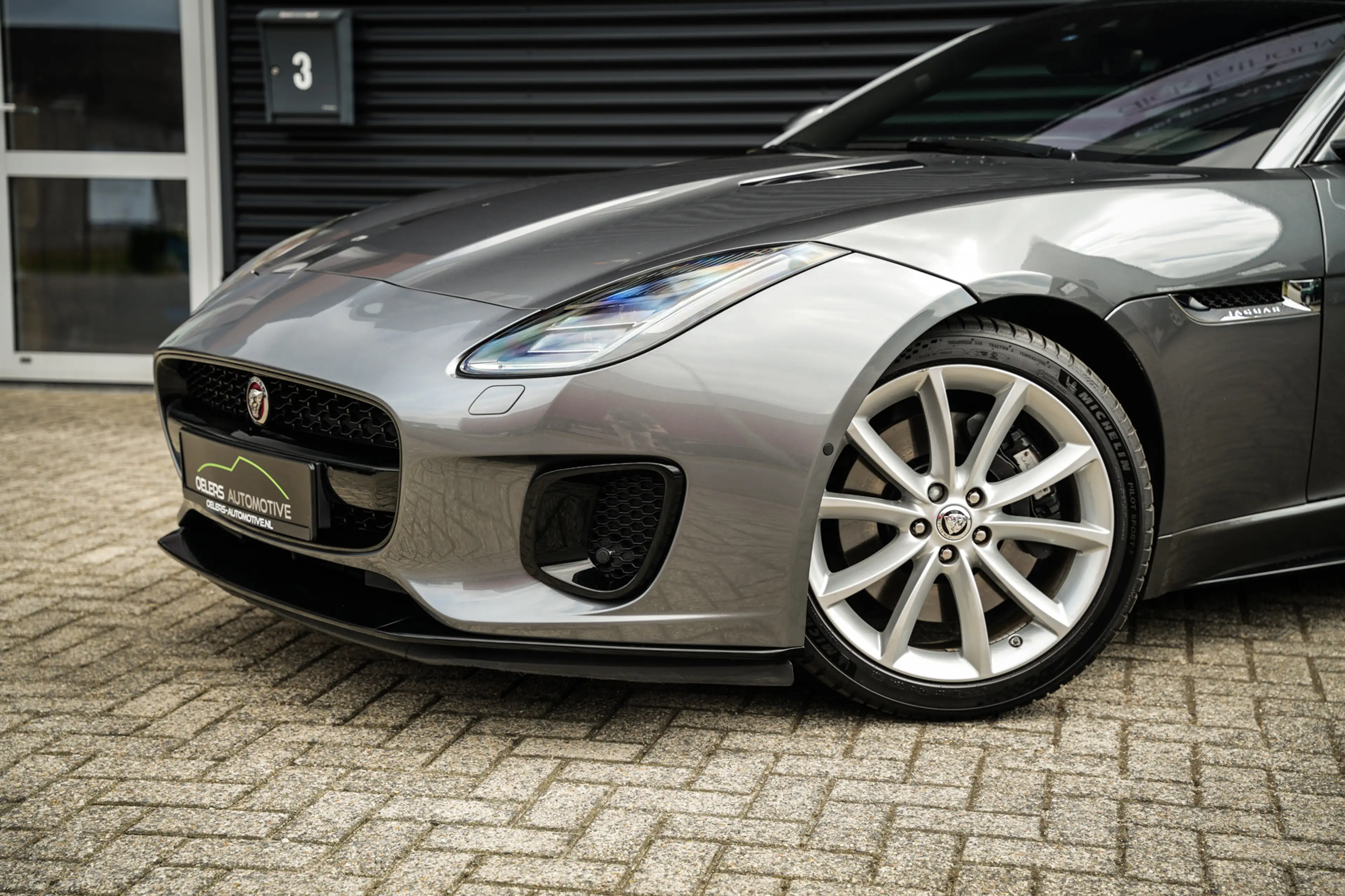 Jaguar F-Type 2.0T P300 R-Dynamic | LED | Panoramadak | Meridian — photo 11