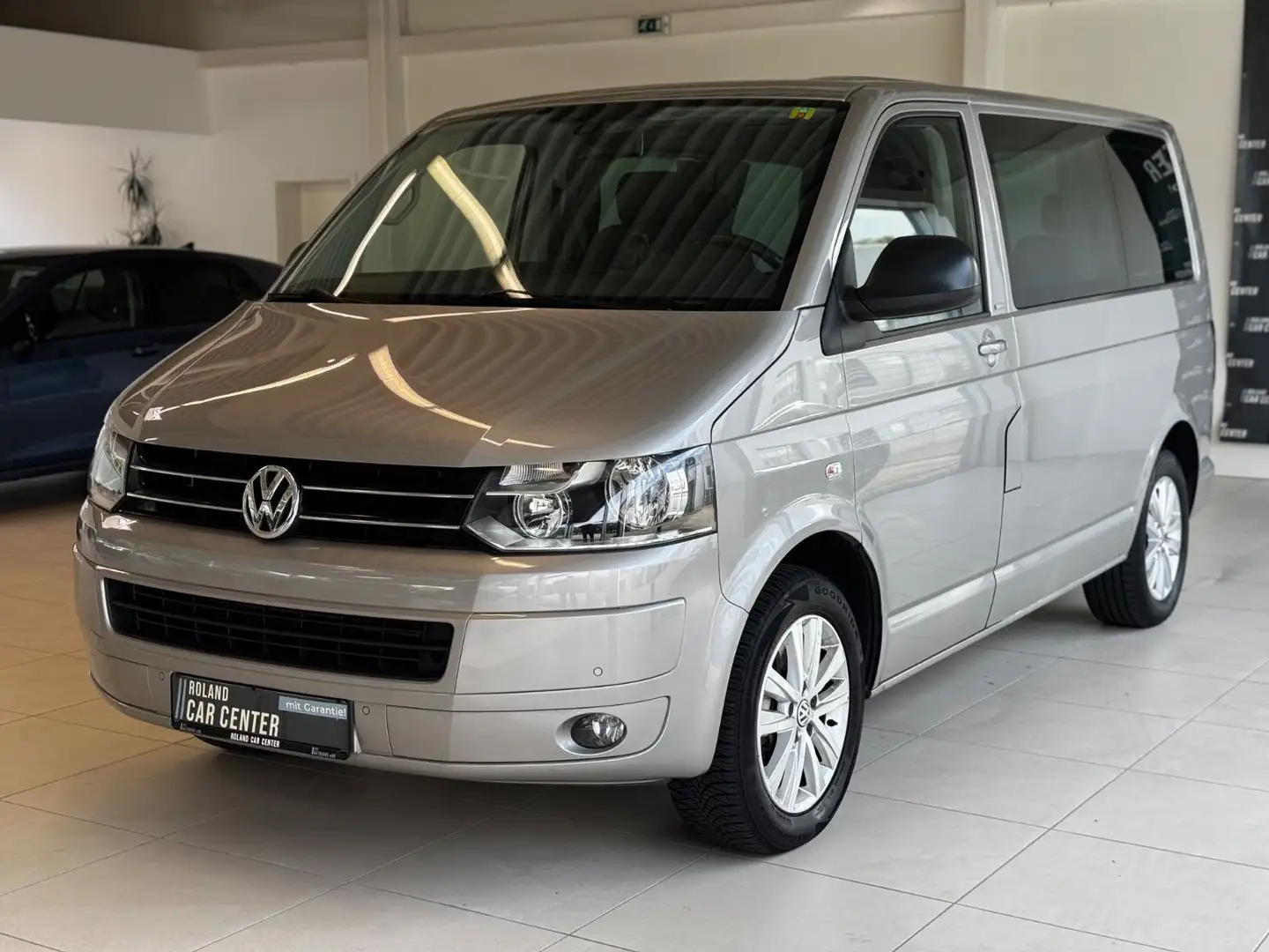 Volkswagen T5 Transporter Bus Mulitvan Match Beige - 1