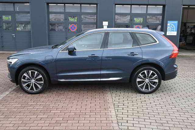 Imagine Volvo XC60 T8 Inscription PHEV AWD*H&K*STHZG*PANO*