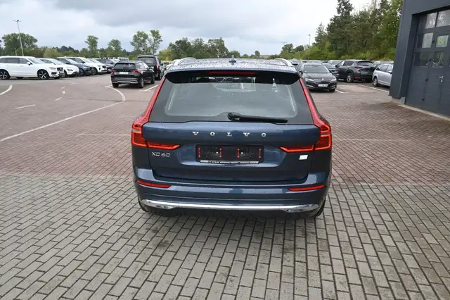 Volvo XC60 view 7