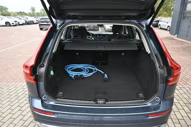 Volvo XC60 view 8