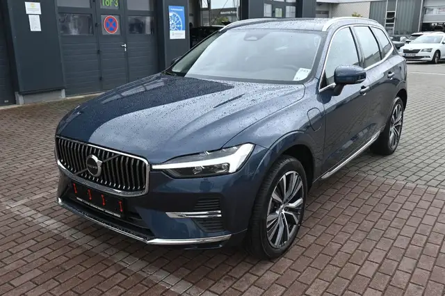 Volvo XC60 view 2