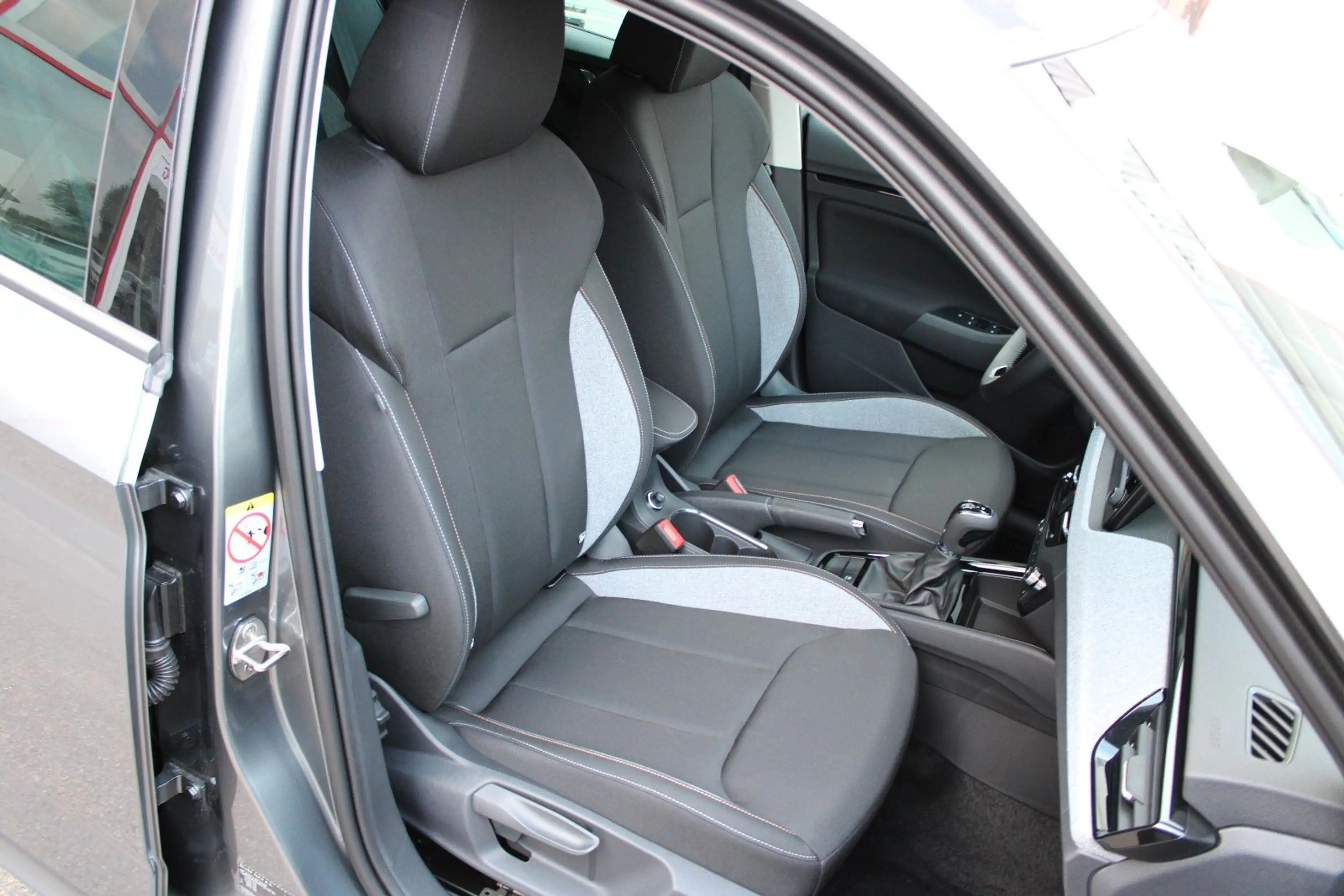 Skoda Kamiq 1.5 TSI DSG Selection + Black Paket + AHK — photo 8