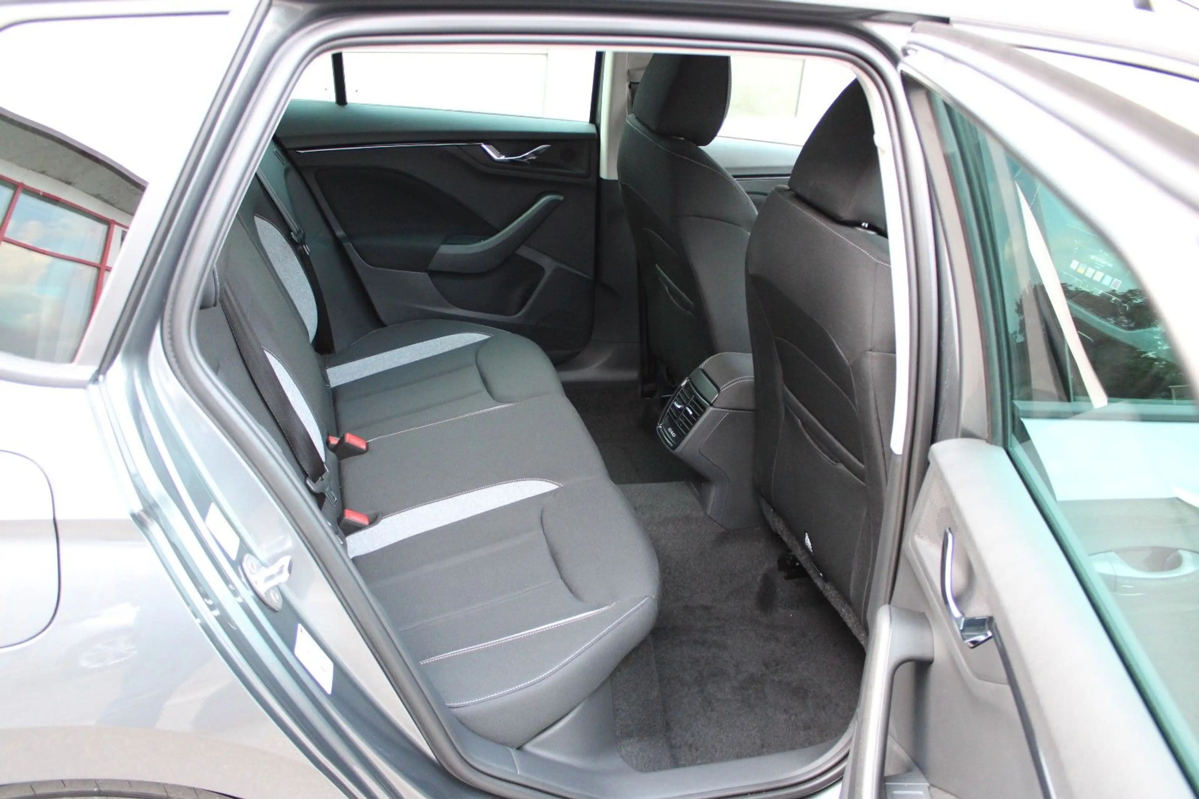 Skoda Kamiq 1.5 TSI DSG Selection + Black Paket + AHK — photo 10