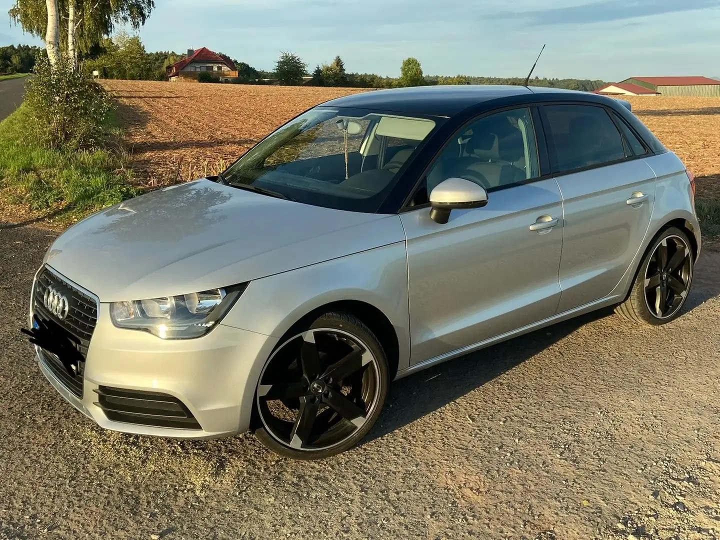 Audi A1 A1 Sportback 1.2 TFSI Sportback Ambition Silber - 1