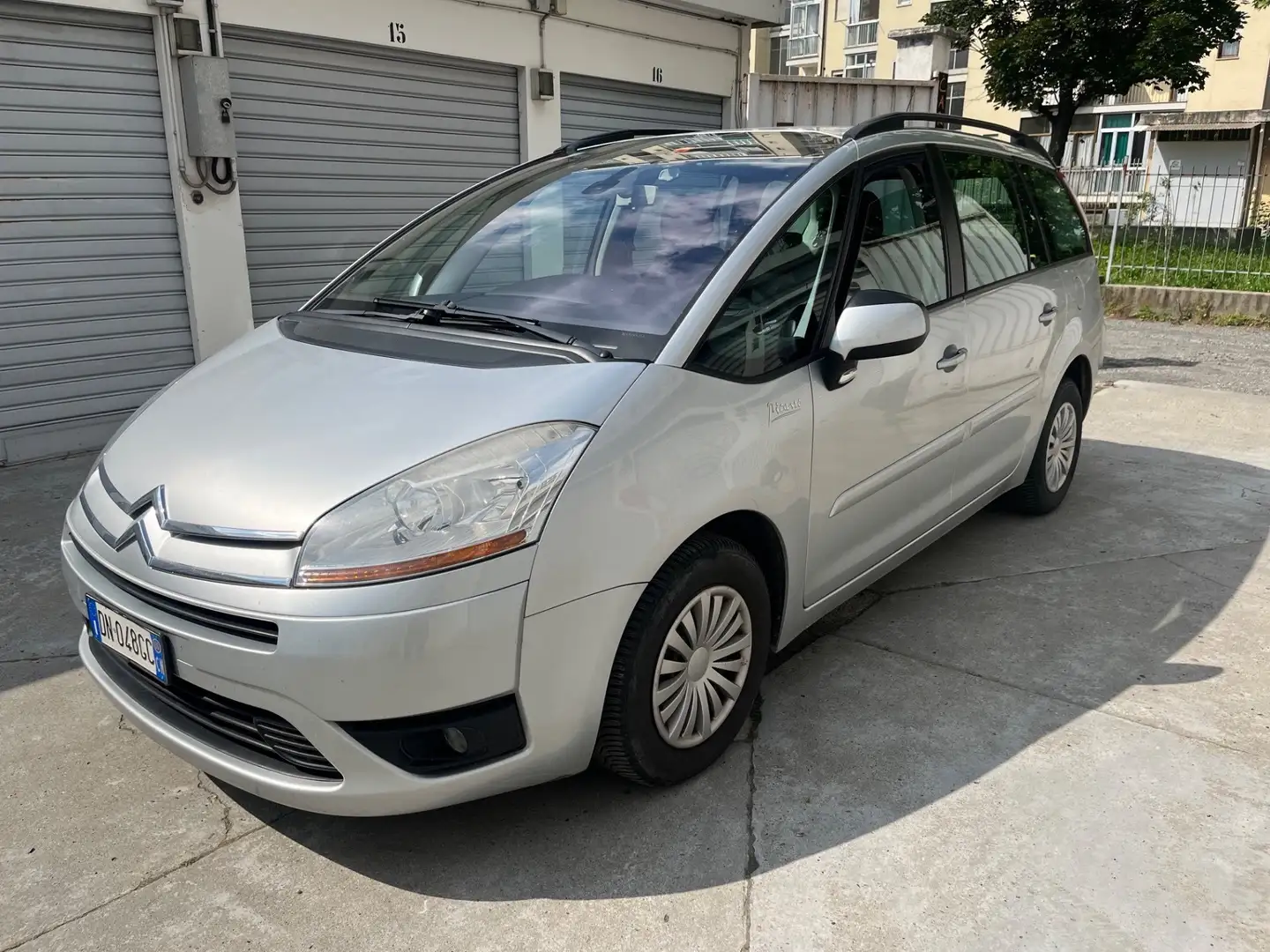 Citroen Grand C4 Picasso 1.6 HDi 110 FAP Elegance Argento - 1
