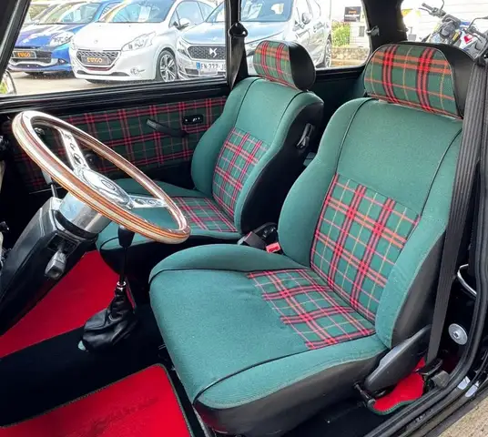MINI Hatch view 9