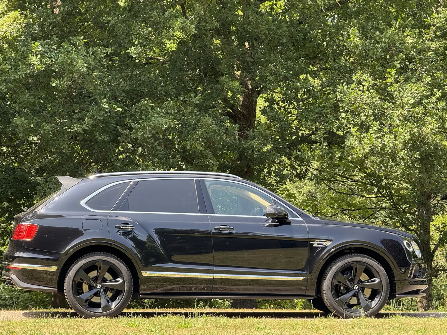 Bentley Bentayga 6.0 W12 Carbon pack Zwart - 2