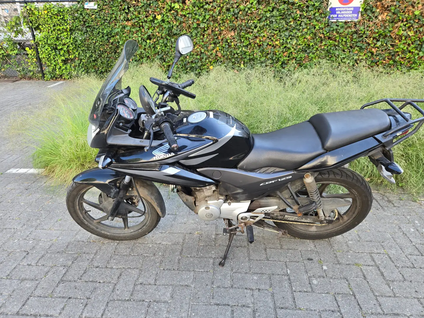 Honda CBF 125 Negro - 2
