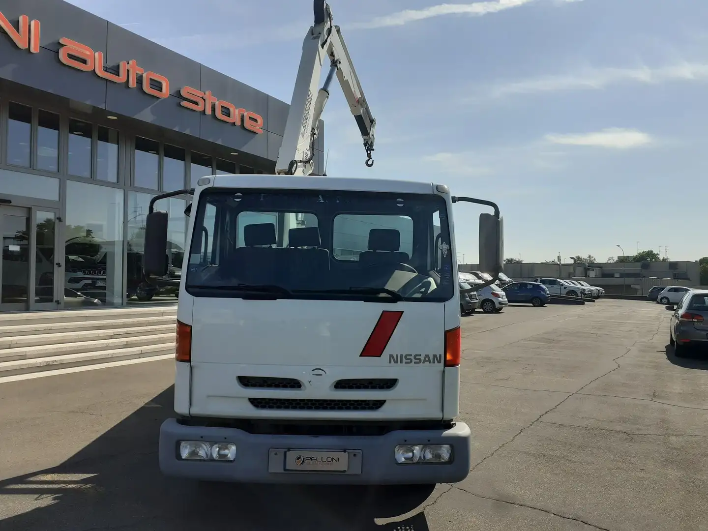Nissan Cabstar 56 Q.LI - PAT.C - GRU BONFIGLIOLI 5000 - PREZZO Білий - 2