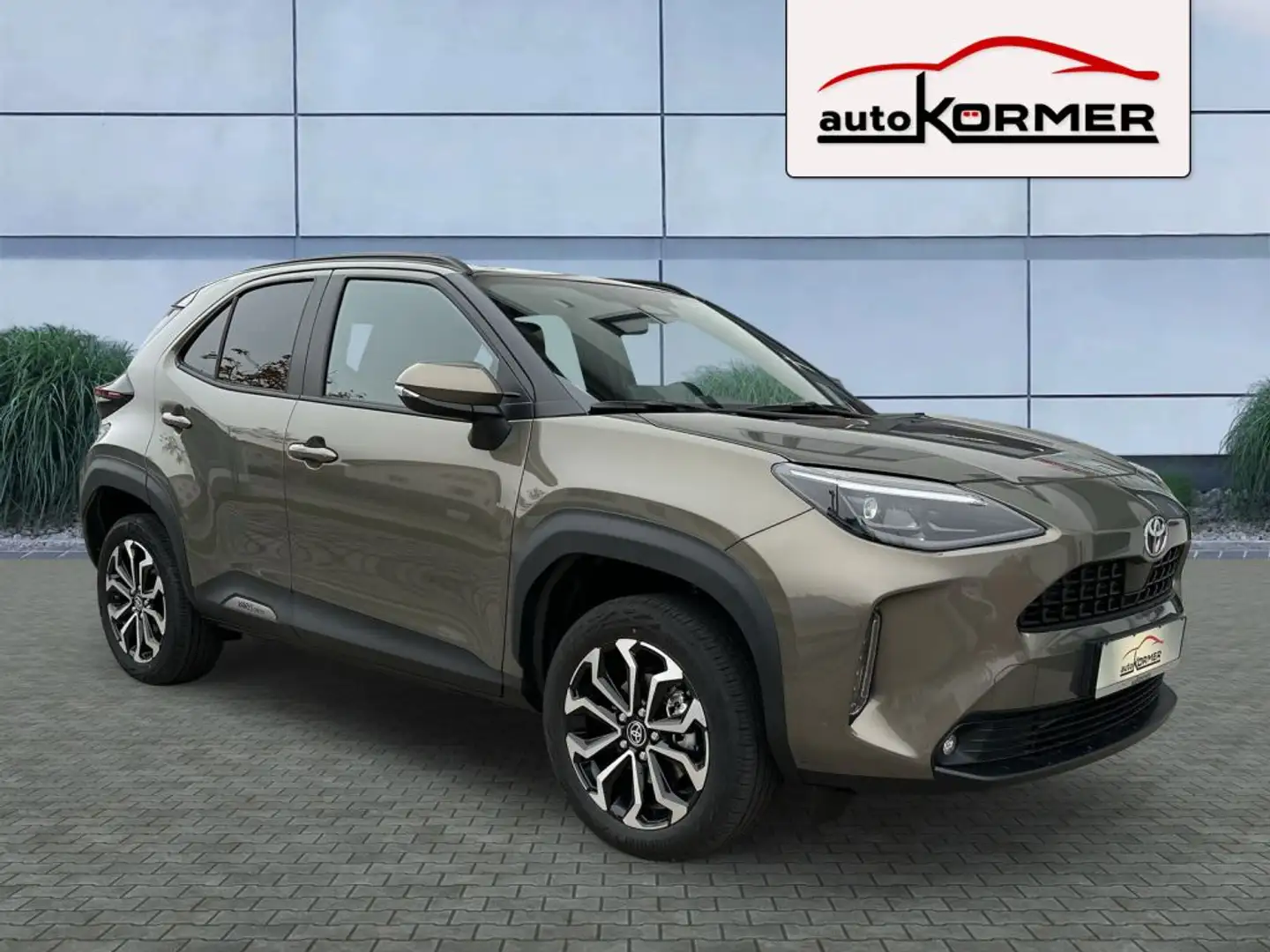 Toyota Yaris Cross Hybrid 130 Teamplayer Safety+Winter-Pak.,ACC,Kamer Бронзовий - 1