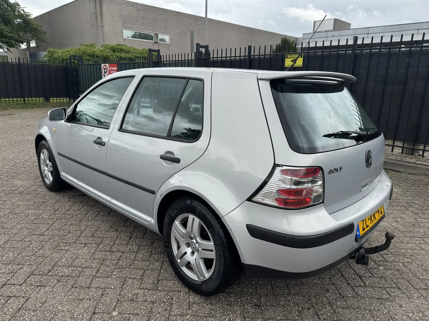 Volkswagen Golf 2.0 Trendline 5 Drs LPG G3 Grijs - 2