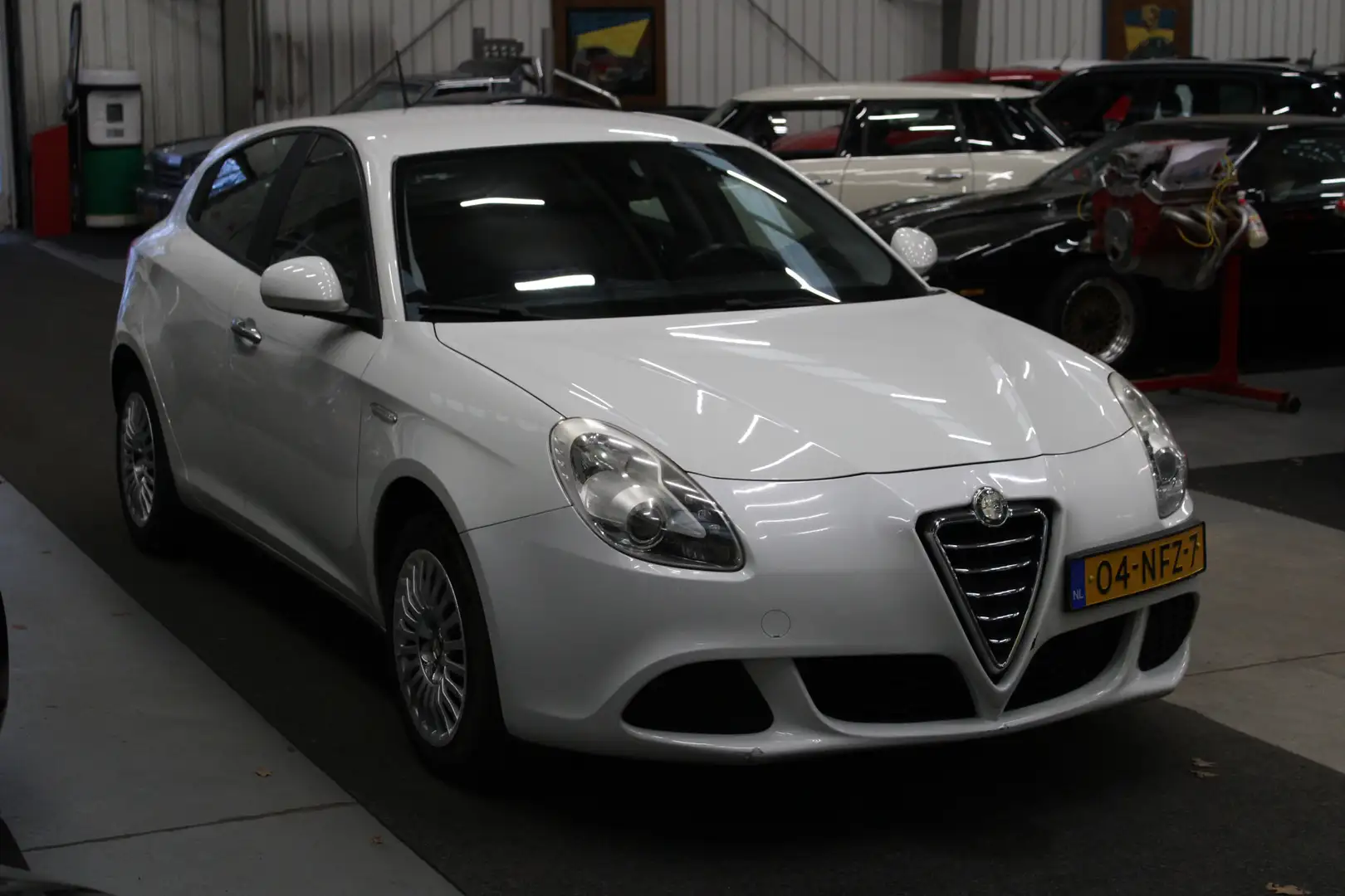 Alfa Romeo Giulietta 1.4 T Progression Airco, NAP, Cruise Control, Stuu Wit - 2