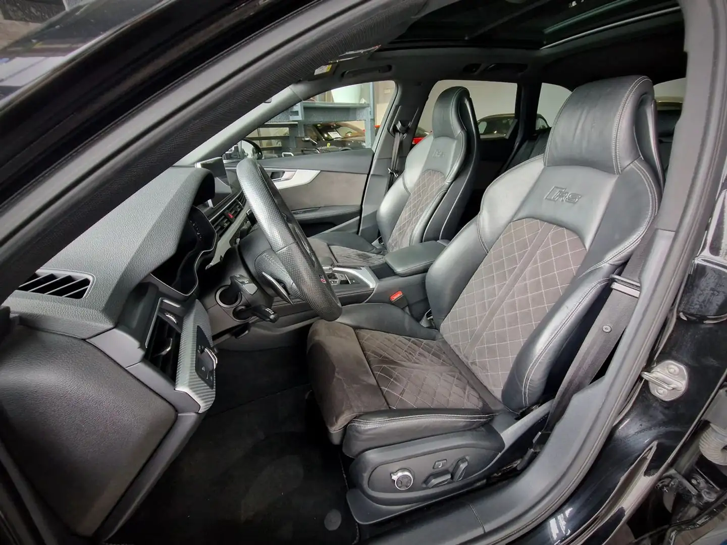 Audi RS4 Avant 2.9 TFSI quattro tiptronic Schwarz - 2