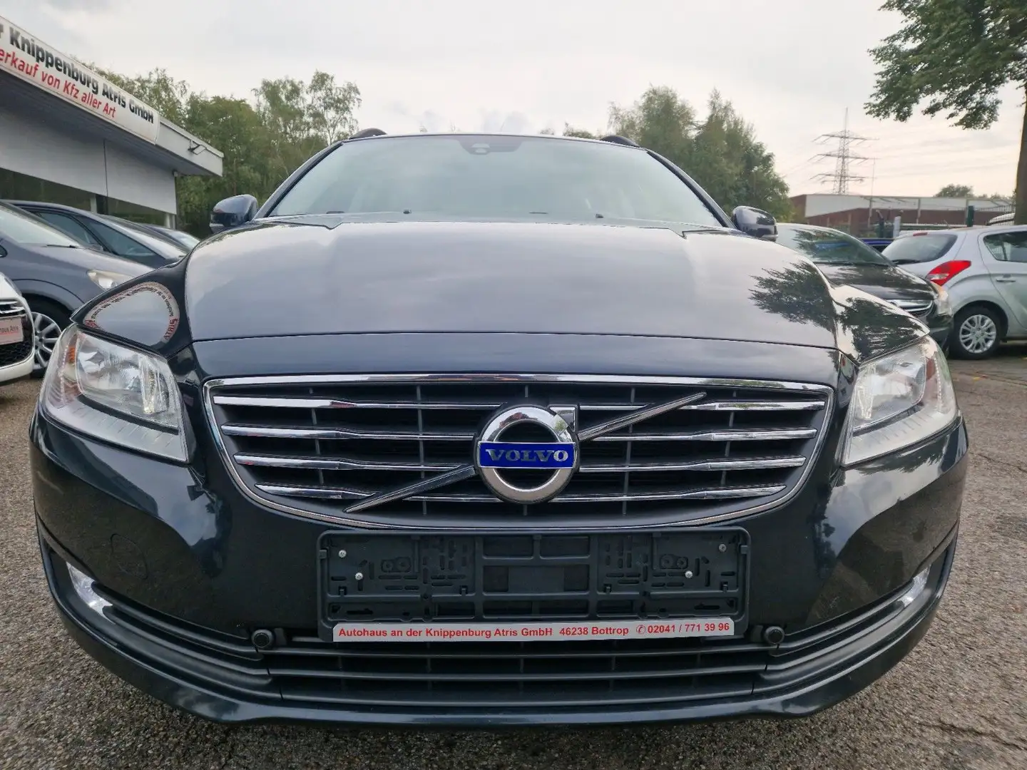 Volvo V70 Kombi Kinetic Navi Grau - 1