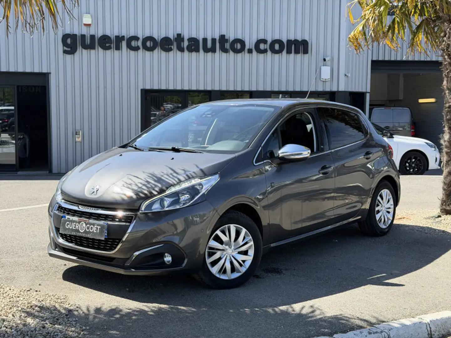 Peugeot iOn 1.2 PURETECH 110CH TECH EDITION S\u0026S 5P Grau - 2